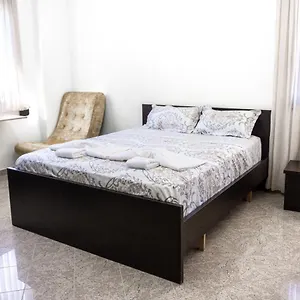  Alloggio in famiglia Center Two Private Bedrooms Near Scanderbeg Square On Shared